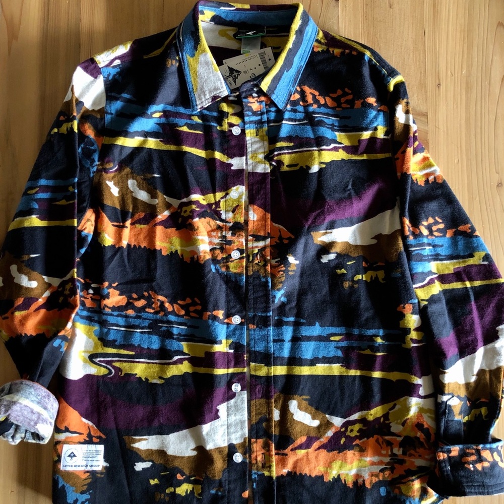 LRG | 🆕 Mountain Top Flannel - Picture 2 of 7